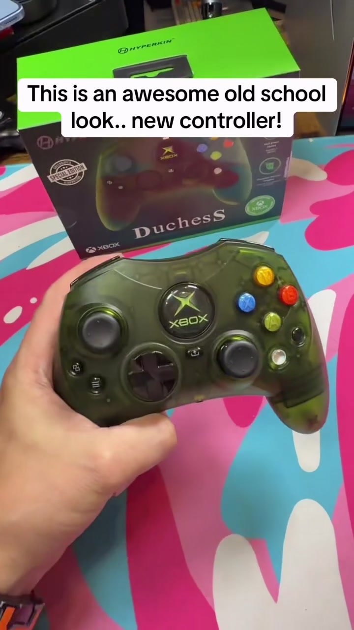 Hyperkin DuchesS Review: Pure 2001 nostalgia in translucent green